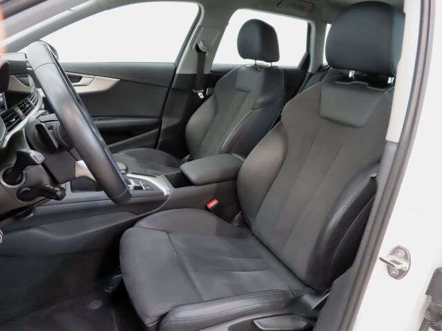 Audi A4 2024 Avant 40 TFSI MHEV Land of quattro Plus