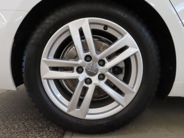 Audi A4 2024 Avant 40 TFSI MHEV Land of quattro Plus