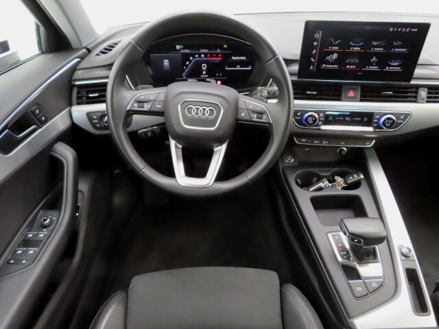 Audi A4 2024 Avant 40 TFSI MHEV Land of quattro Plus