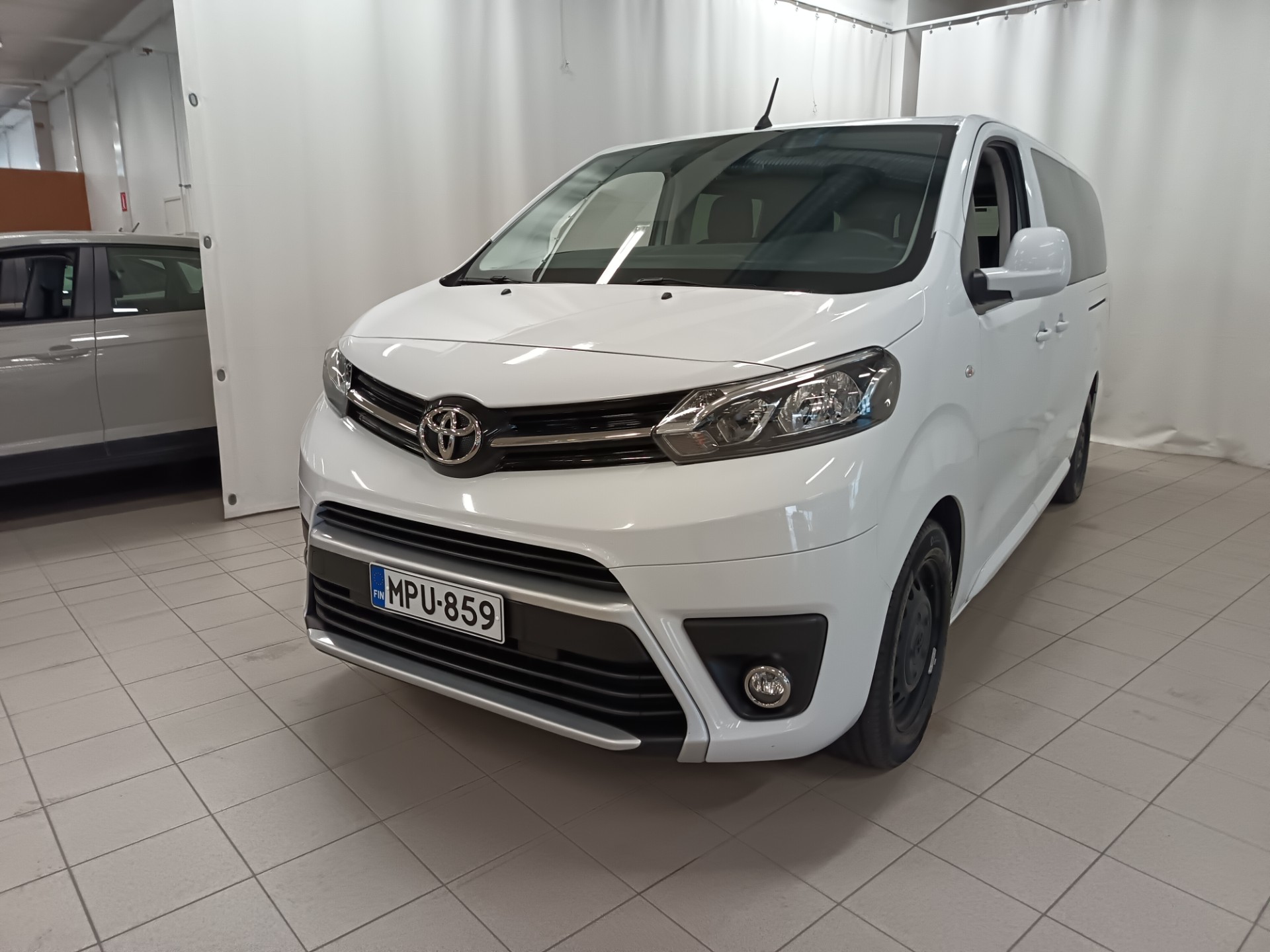 Toyota Proace Verso 2024, photo 2/24
