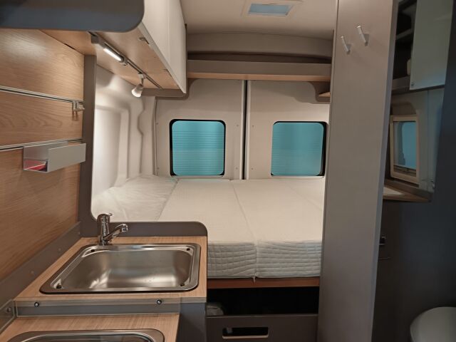 LMC 590 2025 FORD LMC C590 INNOVAN* HUOM!! ALVILLINEN JA AJ. VAIN ALLE 5 TKM JA KUIN UUSI KAIKILLA VARUSTEILLA!!