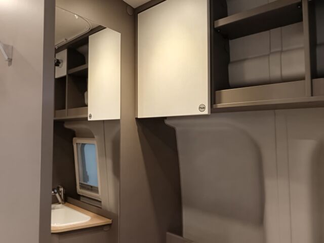 LMC 590 2025 FORD LMC C590 INNOVAN* HUOM!! ALVILLINEN JA AJ. VAIN ALLE 5 TKM JA KUIN UUSI KAIKILLA VARUSTEILLA!!