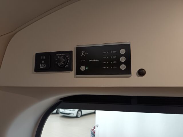 LMC 590 2025 FORD LMC C590 INNOVAN* HUOM!! ALVILLINEN JA AJ. VAIN ALLE 5 TKM JA KUIN UUSI KAIKILLA VARUSTEILLA!!