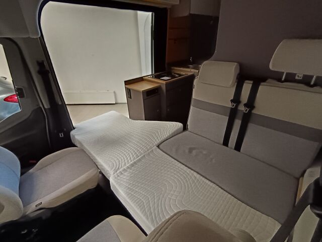 LMC 590 2025 FORD LMC C590 INNOVAN* HUOM!! ALVILLINEN JA AJ. VAIN ALLE 5 TKM JA KUIN UUSI KAIKILLA VARUSTEILLA!!