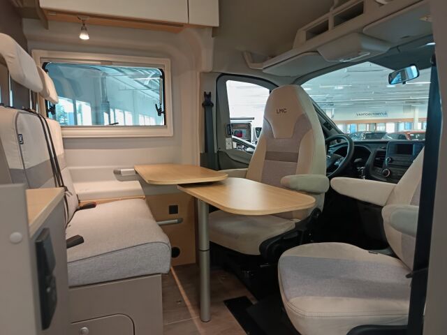LMC 590 2025 FORD LMC C590 INNOVAN* HUOM!! ALVILLINEN JA AJ. VAIN ALLE 5 TKM JA KUIN UUSI KAIKILLA VARUSTEILLA!!