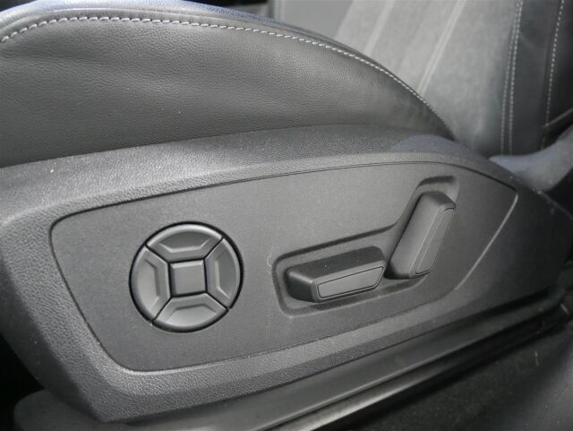 Audi Q6 e-tron 2025 Q6 e-tron quattro 285,00 kW *2x Renkaat*