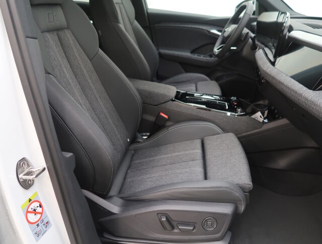Audi Q6 e-tron 2025 Q6 e-tron quattro 285,00 kW *2x Renkaat*