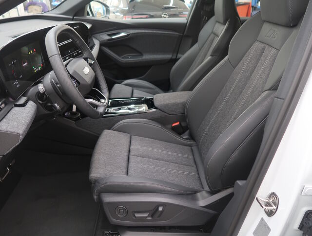 Audi Q6 e-tron 2025 Q6 e-tron quattro 285,00 kW *2x Renkaat*
