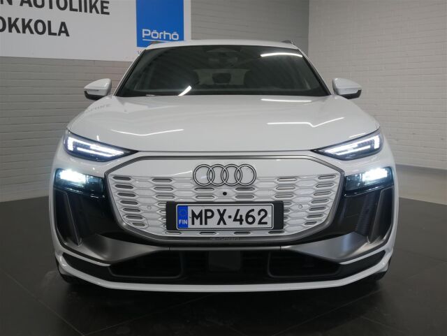 Audi Q6 e-tron 2025 Q6 e-tron quattro 285,00 kW *2x Renkaat*