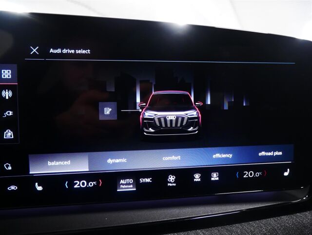Audi Q6 e-tron 2025 Q6 e-tron quattro 285,00 kW *2x Renkaat*