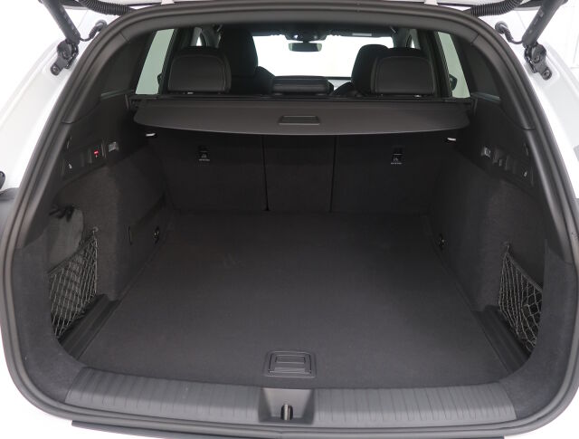 Audi Q6 e-tron 2025 Q6 e-tron quattro 285,00 kW *2x Renkaat*