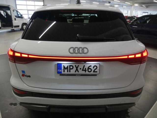 Audi Q6 e-tron 2025 Q6 e-tron quattro 285,00 kW *2x Renkaat*