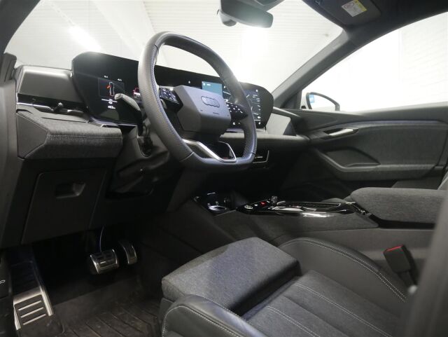 Audi Q6 e-tron 2025 Q6 e-tron quattro 285,00 kW *2x Renkaat*