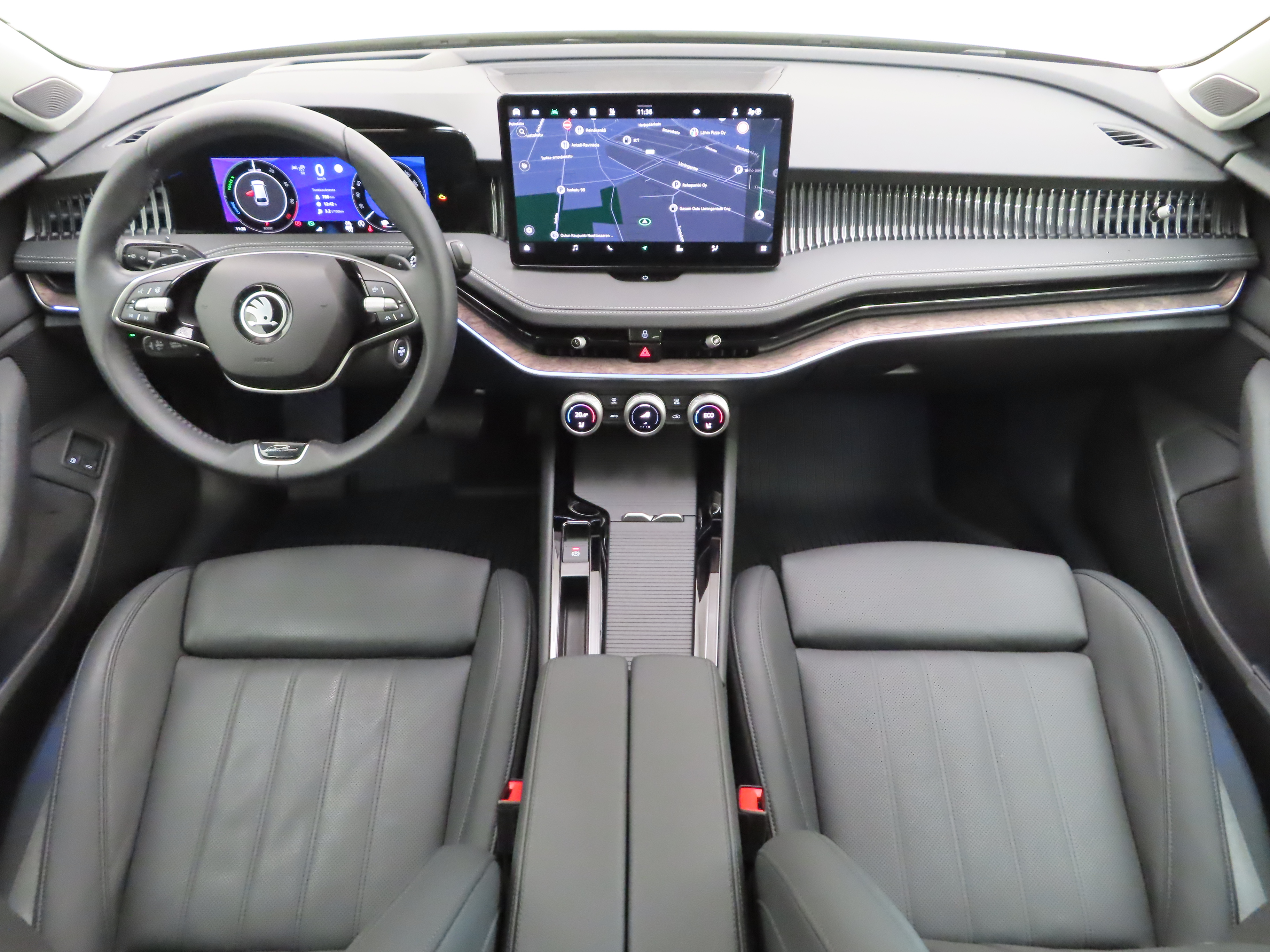 Skoda Superb 2024, photo 6/10