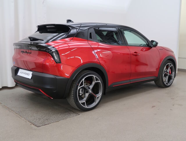 Alfa Romeo Junior 2025 elettrica 280 54 kWh Automaatti Veloce