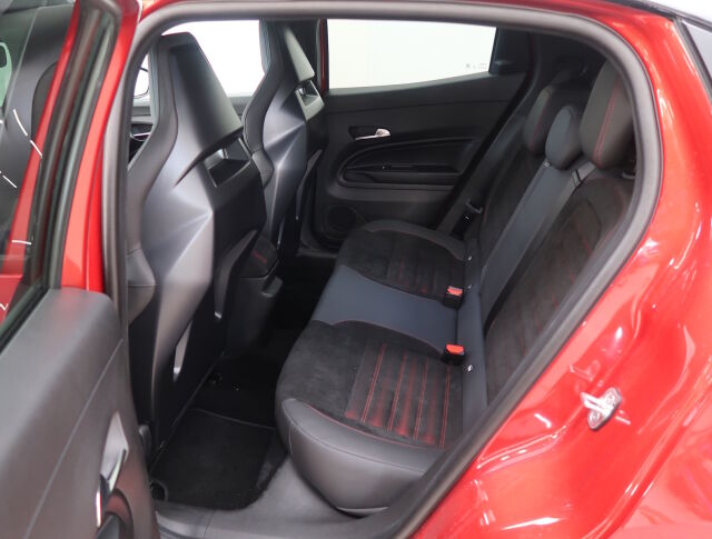 Alfa Romeo Junior 2025 elettrica 280 54 kWh Automaatti Veloce