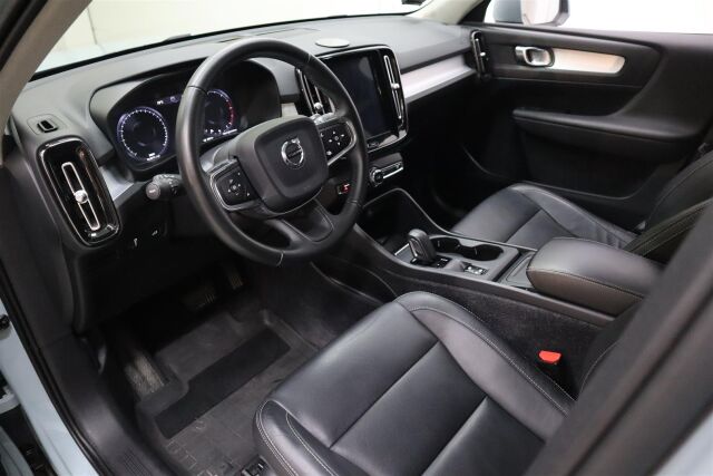 VOLVO XC40 2018 D4 AWD Momentum aut