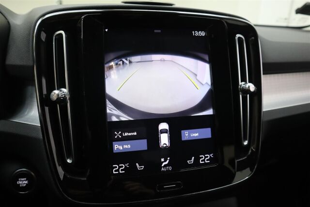 VOLVO XC40 2018 D4 AWD Momentum aut