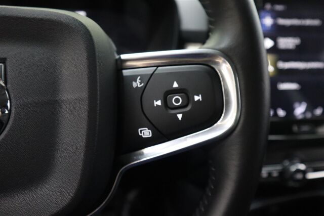 VOLVO XC40 2018 D4 AWD Momentum aut