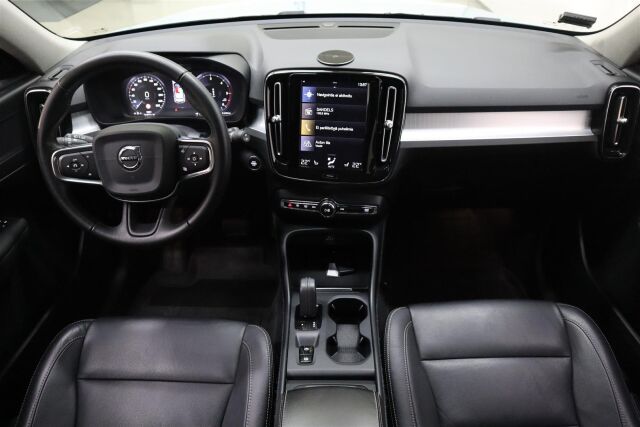 VOLVO XC40 2018 D4 AWD Momentum aut