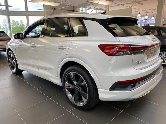 Audi Q4 e-tron 2025 SUV 45 e-tron Land of quattro Plus. Kesäetu tuhat euroa