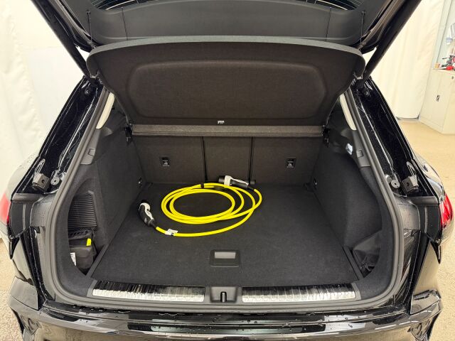 Audi Q3 2026 e-hybrid 200 kW: Viiden vuoden takuu / 100 000km!