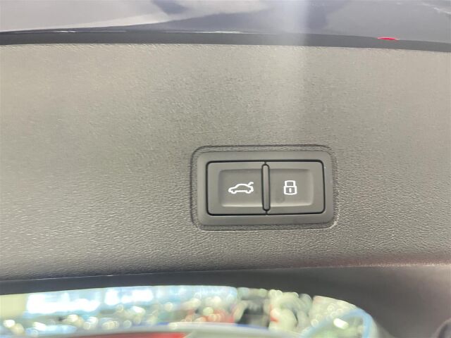 Audi Q3 2026 e-hybrid 200 kW    ***Takuu 5 vuotta / 100tkm!***