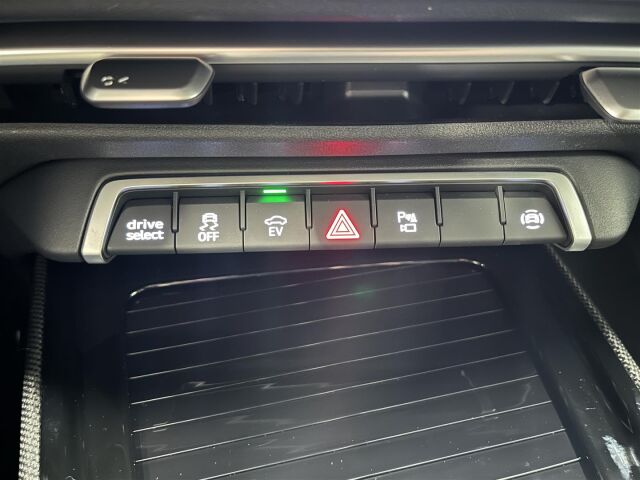 Audi Q3 2026 e-hybrid 200 kW    ***Takuu 5 vuotta / 100tkm!***