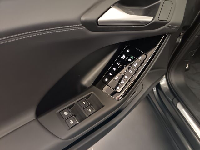 Audi Q6 e-tron 2025 quattro Vorsprung Edition. Takuu 5 vuotta / 100.000 km