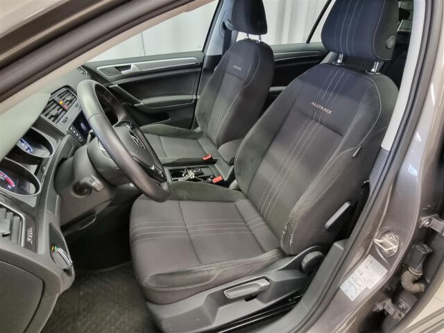 VOLKSWAGEN Golf 2016 Variant Alltrack 1,8 TSI 132 kW (180 hv) 4MOTION DSG-automaatti Winter Edition/ Koukku/ ACC / Webast