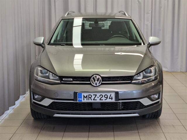 VOLKSWAGEN Golf 2016 Variant Alltrack 1,8 TSI 132 kW (180 hv) 4MOTION DSG-automaatti Winter Edition/ Koukku/ ACC / Webast