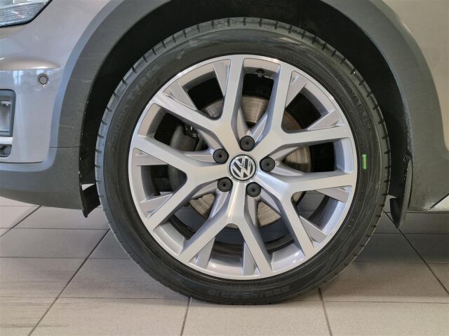 VOLKSWAGEN Golf 2016 Variant Alltrack 1,8 TSI 132 kW (180 hv) 4MOTION DSG-automaatti Winter Edition/ Koukku/ ACC / Webast