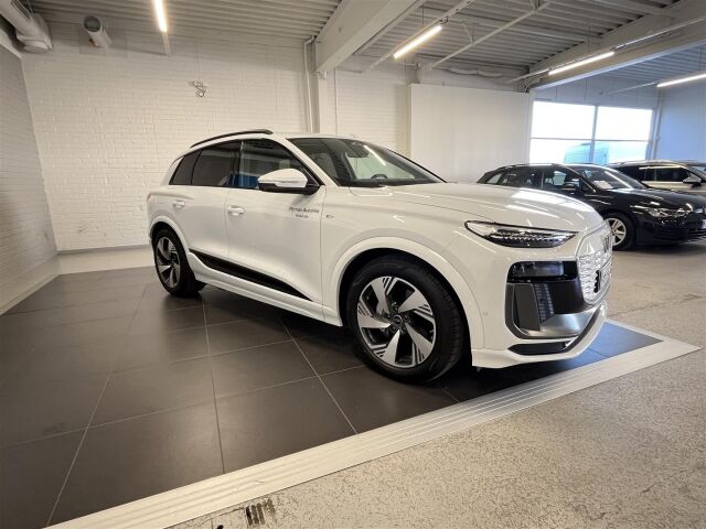 Audi Q6 e-tron 2026 e-tron quattro S line Plus, hinta sis. 2x renkaat aluvanteilla! 5v Takuu!