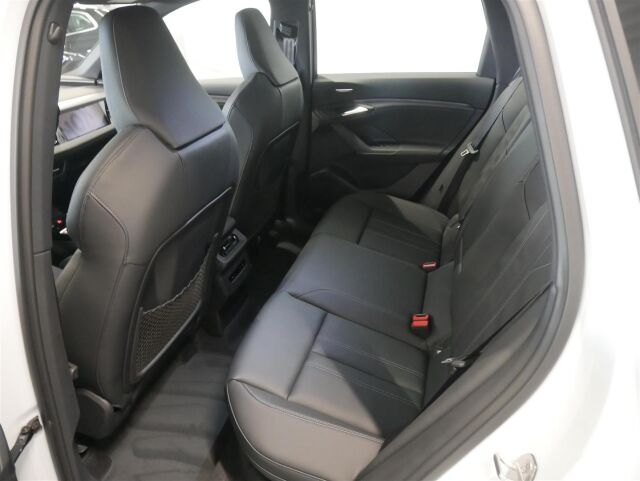 Audi Q6 e-tron 2026 e-tron quattro S line Plus, hinta sis. 2x renkaat aluvanteilla! 5v Takuu!