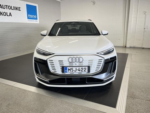 Audi Q6 e-tron 2026 e-tron quattro S line Plus, hinta sis. 2x renkaat aluvanteilla! 5v Takuu!