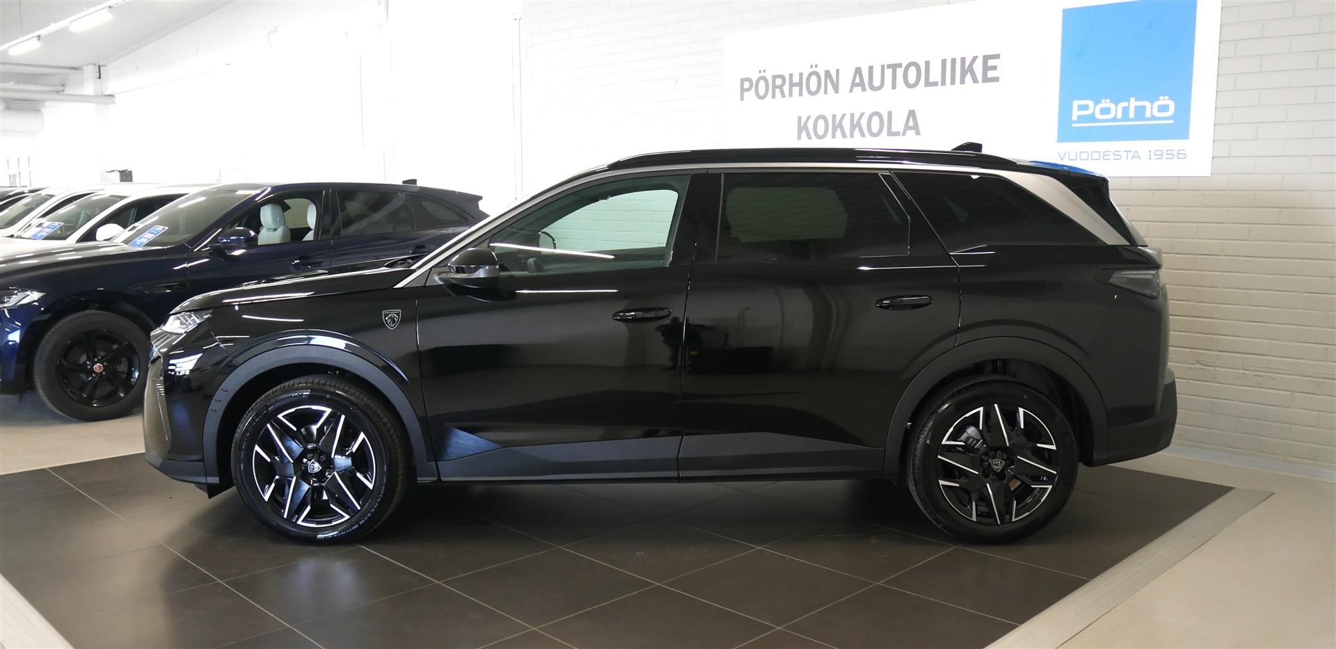 Peugeot 5008 GT Hybrid 145 Automaatti 2026, kuva 2/19