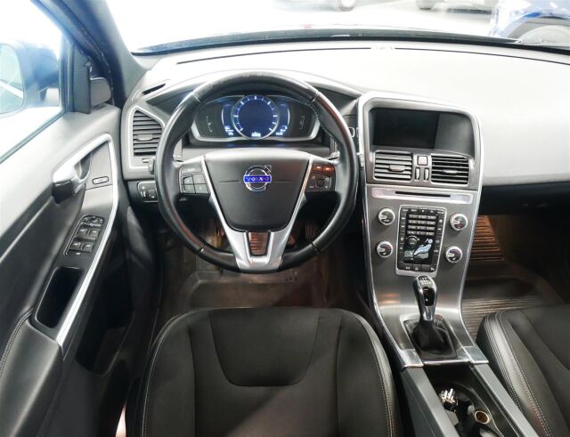 VOLVO XC60 2016 D4 Momentum