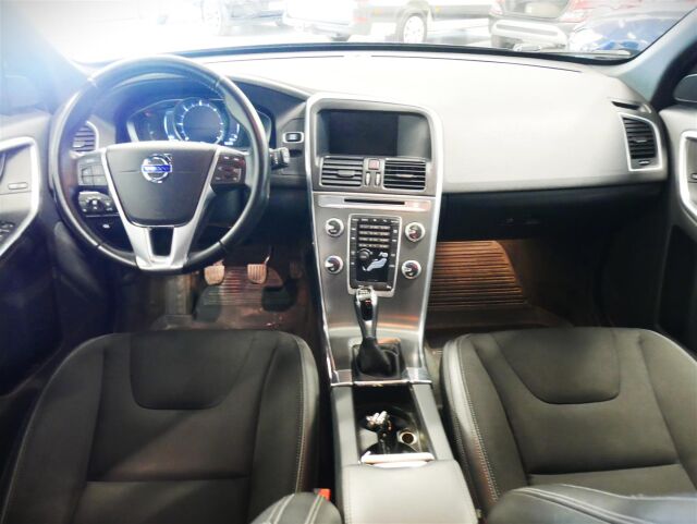 VOLVO XC60 2016 D4 Momentum