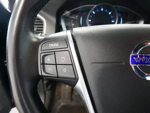 VOLVO XC60 2016 D4 Momentum