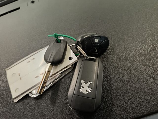 PEUGEOT Rifter 2019 Allure BlueHDi 130 EAT8-automaatti L1**PIHI PIKKU TILA-AUTO** OSTA POIS...