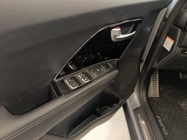 KIA Niro 2021 1,6 GDI Hybrid Platinum DCT**HIENO HYBRIDI**