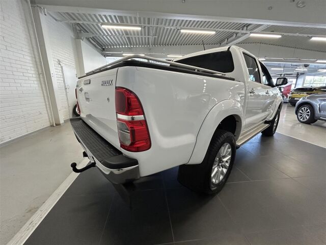 TOYOTA Hilux 2012 Double Cab 2,5 D-4D 4WD 144 SR, 5hlö kakskäyttöauto! Todella vähän ajettu yksilö! 1-omisteinen!