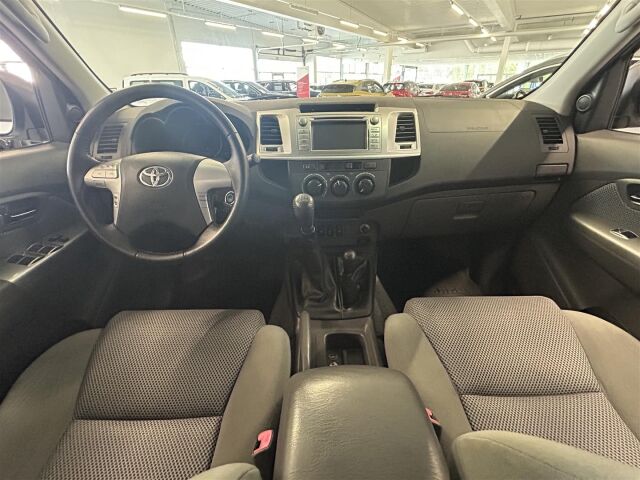 TOYOTA Hilux 2012 Double Cab 2,5 D-4D 4WD 144 SR, 5hlö kakskäyttöauto! Todella vähän ajettu yksilö! 1-omisteinen!