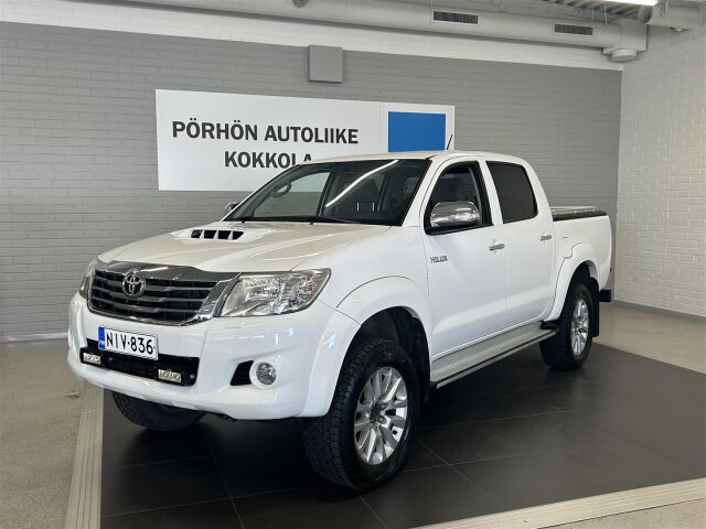 TOYOTA Hilux 2012 Double Cab 2,5 D-4D 4WD 144 SR, 5hlö kakskäyttöauto! Todella vähän ajettu yksilö! 1-omisteinen!