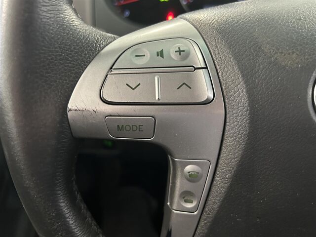 TOYOTA Hilux 2012 Double Cab 2,5 D-4D 4WD 144 SR, 5hlö kakskäyttöauto! Todella vähän ajettu yksilö! 1-omisteinen!