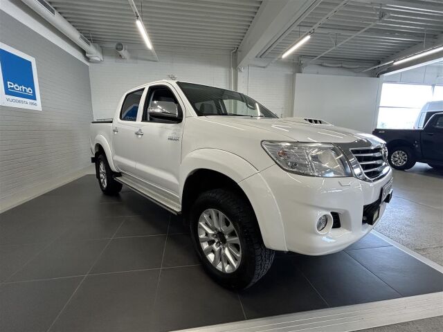 TOYOTA Hilux 2012 Double Cab 2,5 D-4D 4WD 144 SR, 5hlö kakskäyttöauto! Todella vähän ajettu yksilö! 1-omisteinen!