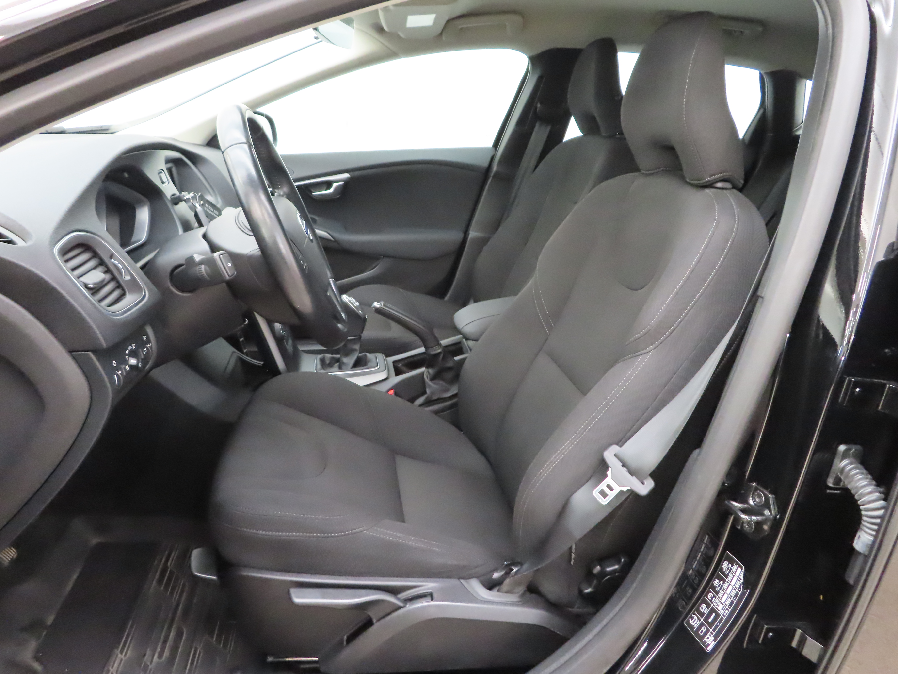 Volvo V40 T3 Kinetic 2012, photo 6/11