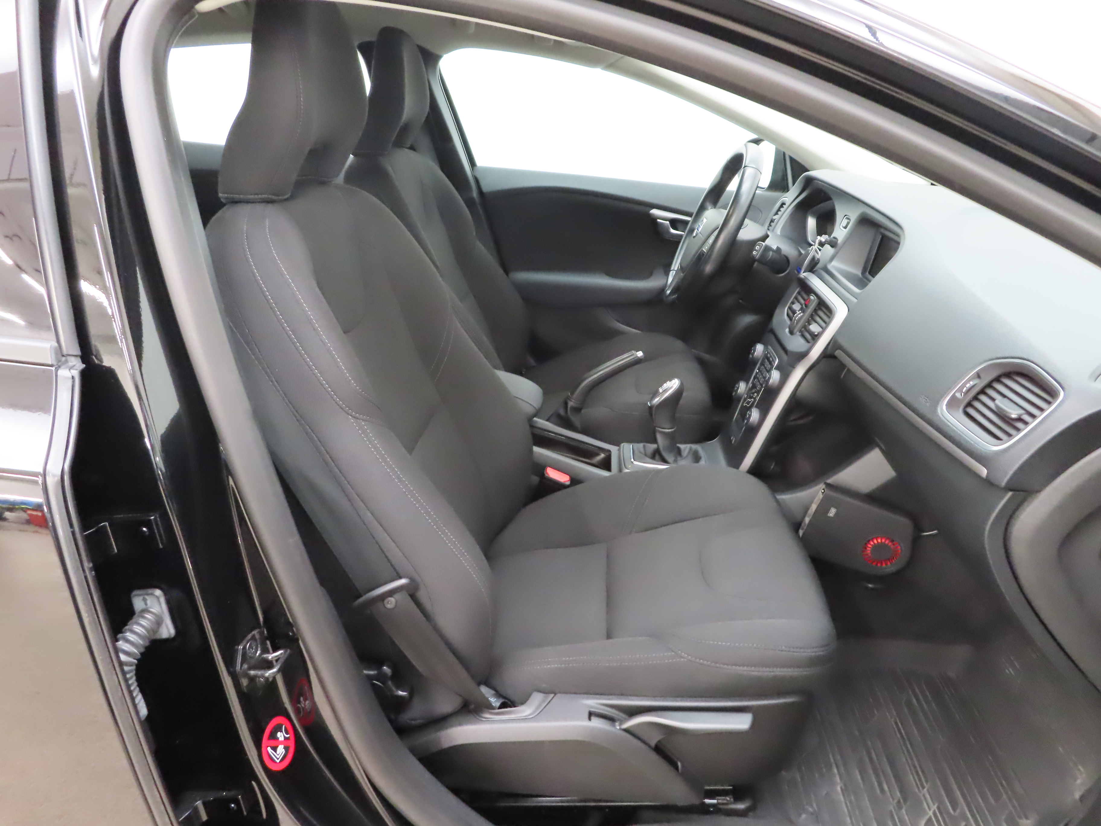 Volvo V40 T3 Kinetic 2012, photo 7/11