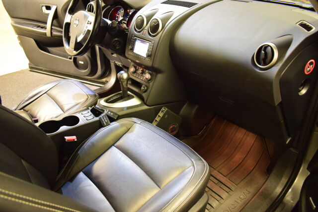 NISSAN Qashqai 2012 1,6L Tekna 2WD CVT Elegance Pack * Siistikuntoinen Automaatti*