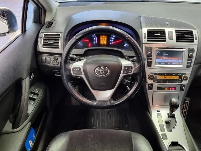 TOYOTA Avensis 2014 1,8 Valvematic Active 4ov Multidrive S